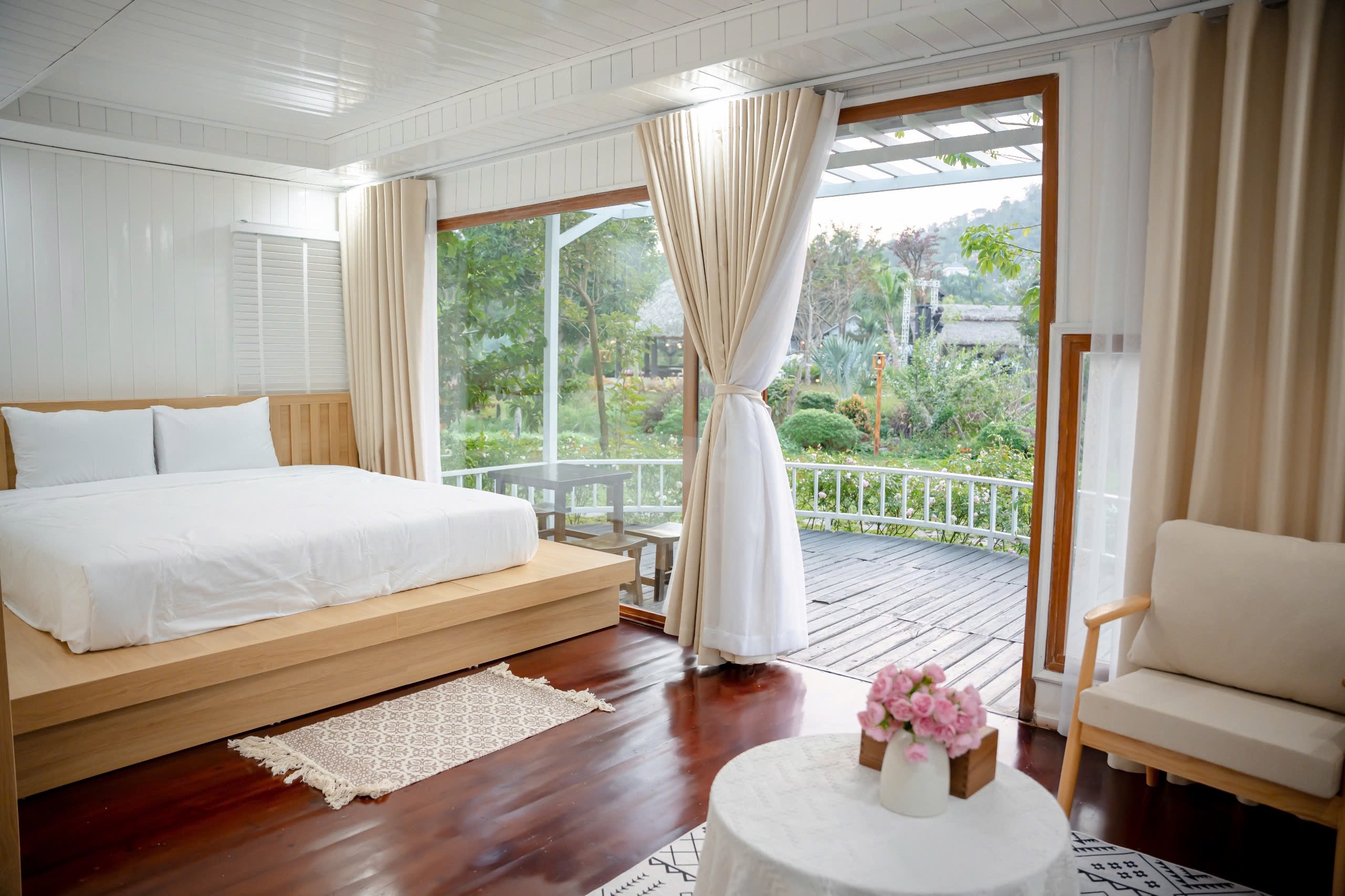 White Rose House 01 — không gian 3